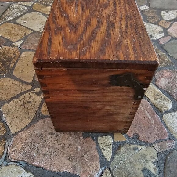 Vintage Wooden Recipe Box With Hinged Lid & Card Guides, Lightweight - Picture 5 of 9